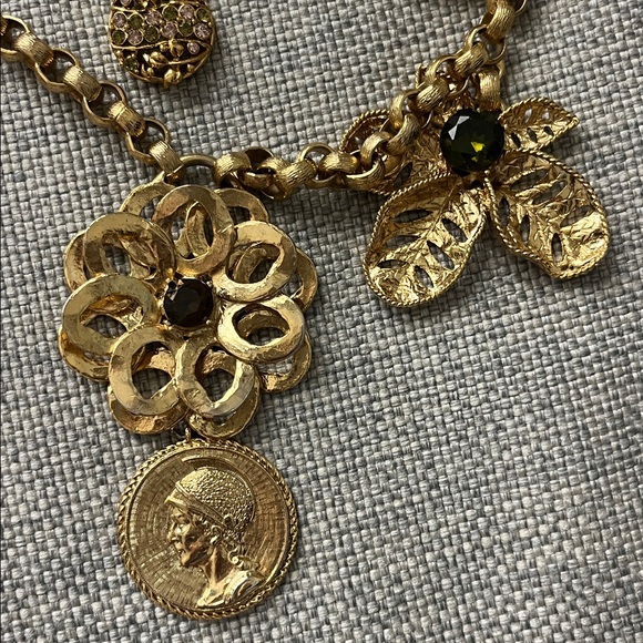 Vintage Oscar de La Renta Gold and Red Charm Necklace - Picture 4 of 7